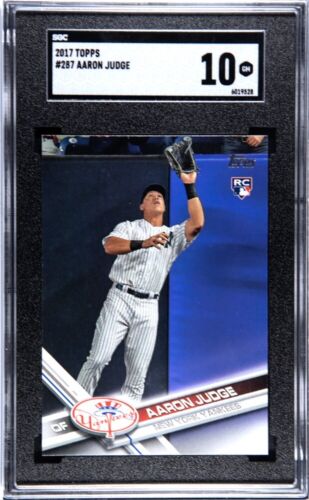 🔥2017 Aaron Judge Rookie Topps #287 Catching Yankees RC SGC 10 GEM🔥